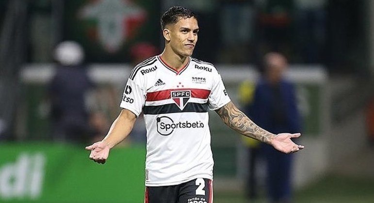 Igor Vinícius em lance de Palmeiras e São Paulo pela Copa do Brasil 