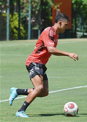 Igor Vinícius participou de treinamento com o São Paulo