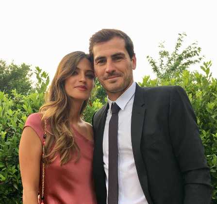 Iker Casillas e Sara Carbonero - O goleiro que fez história no Real Madrid ganhou destaque ao beijar a jornalista Sara Carbonero após conquistar a Copa do Mundo de 2010. De acordo com a imprensa espanhola, os problemas com o álcool e traições motivaram o término do relacionamento de 11 anos.