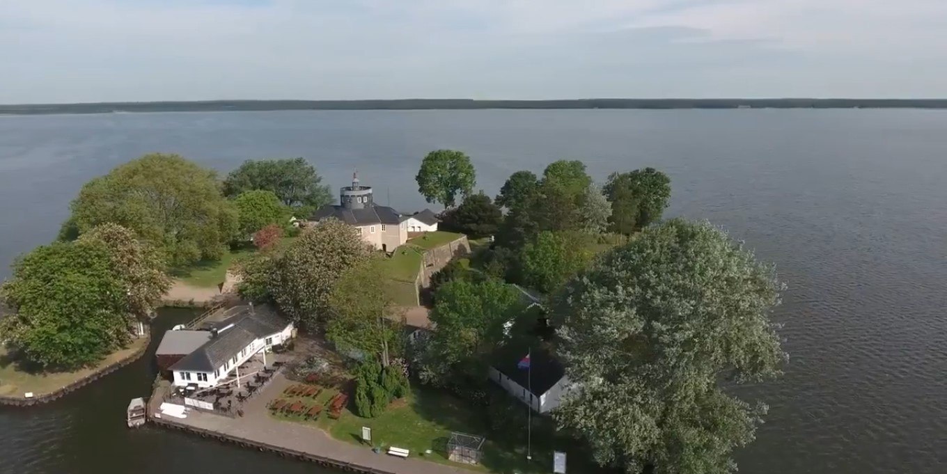 Ilha artificial em lago é considerada o 'destino perfeito' na pandemia -  Fotos - R7 Hora 7