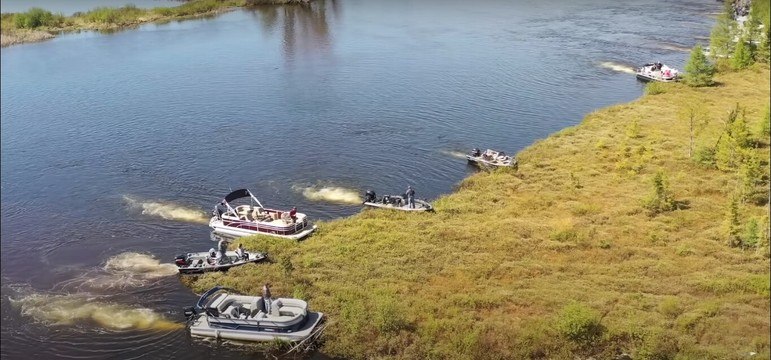 Segundo o vídeo da iniciativa, a empurrada começou às 9h55 e terminou às 12hVALE SEU CLIQUE: Modelo fica irreconhecível após preenchimentos no rosto darem errado: 'Parece desenho animado'