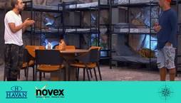 Dinei e Selfie protagonizam primeira grande treta do Exílio (Reprodução RecordTV)