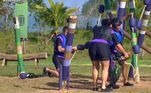 A Equipe Ametista começou a prova e teve que soltar as 16 bolas que estavam amarradas na arena 