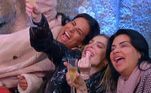 No Exílio, Solange Gomes, Vitória e Jaciara também brindaram com muita empolgação. O trio não saiu da Sala de Monitoração e acompanhou a festa toda de camarote!