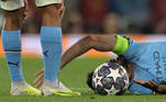 Ilkay Gundogan, do Manchester City, fica no chão durante a final da Champions League contra a Inter de Milão