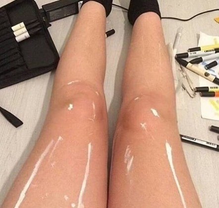 Essas pernas estão brilhando ou têm linhas desenhadas com creme nelas? A seleção a seguir foi feita pelo site TV Bee, que encontrou a maioria delas no Reddit