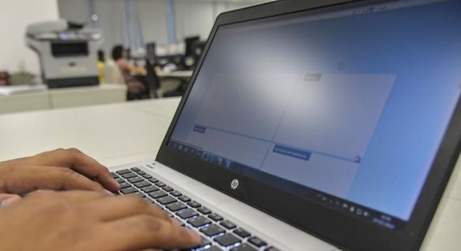 No Brasil, 3,5 mil postos de saúde não têm computador para trabalho