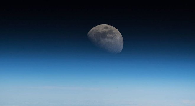 A ideia é que astronautas usem a Lua como base para viagens pelo Sistema Solar