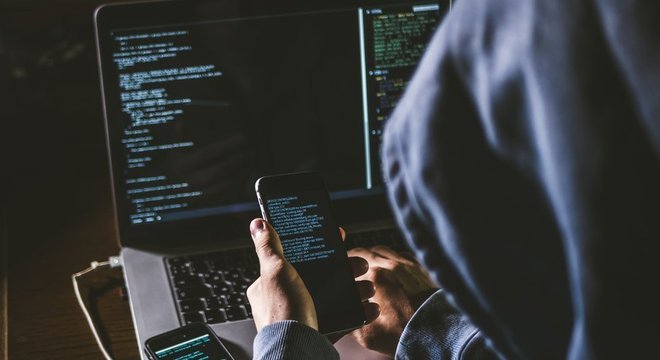 Segundo uma investigação do Departamento de Justiça dos EUA, Turchin cometeu vários erros em seus primeiros dias como hacker, o que permitiu sua identificação