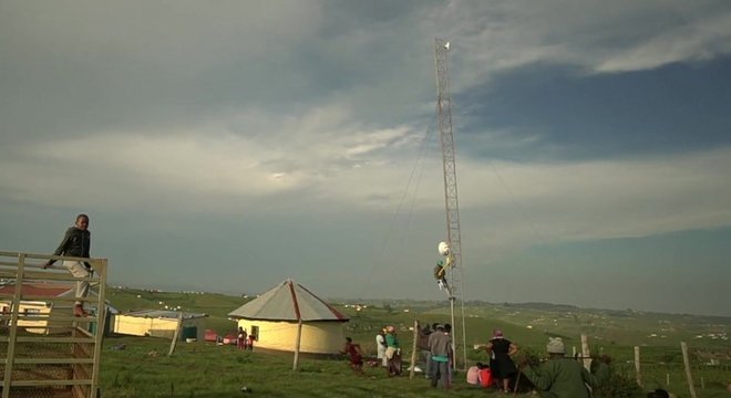 Zuko Tshitshi, o técnico, não sabia nada sobre redes até o projeto chegar e ele começar a estudar a respeito