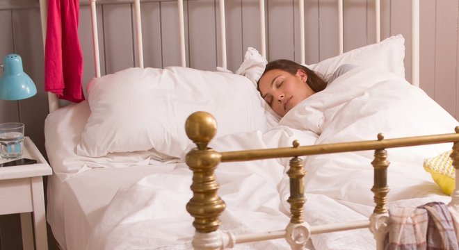 Estudo reforça recomendações existentes de que é importante dormir o suficiente durante a semana


