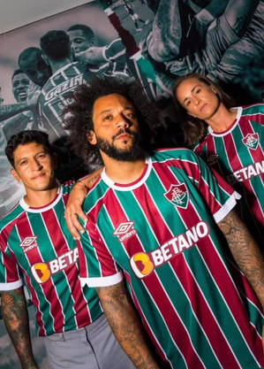 Imagem vazada da nova camisa tricolor do Fluminense