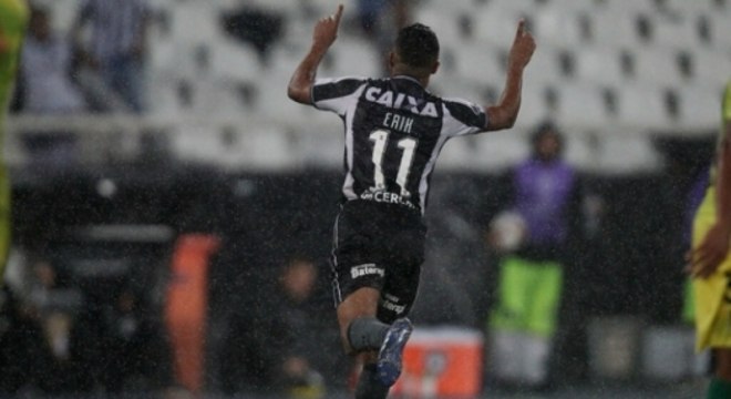 Imagens recentes de Erik pelo Botafogo