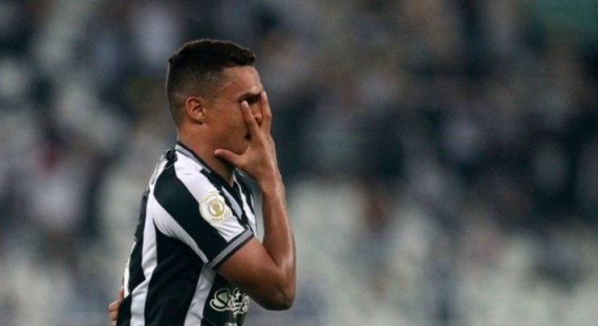 Imagens recentes de Erik pelo Botafogo