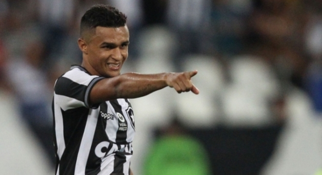 Imagens recentes de Erik pelo Botafogo