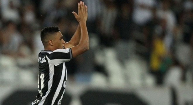 Imagens recentes de Erik pelo Botafogo