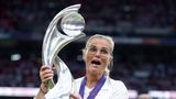 Sarina Wiegman é eleita, pela terceira vez, melhor treinadora pela FIFA