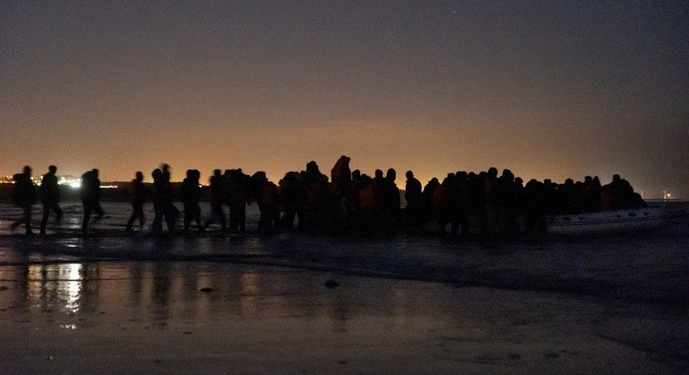 Europa tenta lidar com crescimento constante de fluxo migratório para o continente
