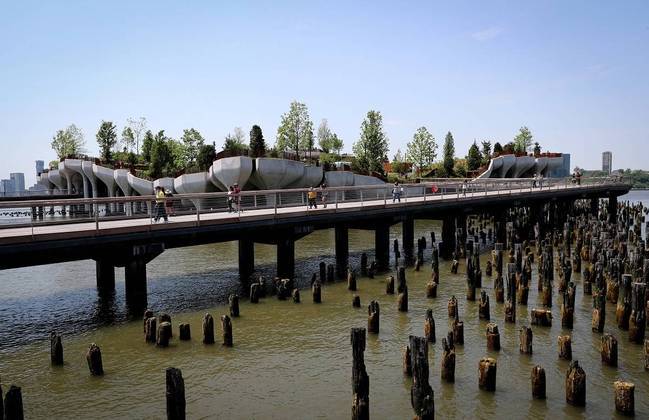 Conheça o Little Island Park, novo parque flutuante de Nova York - Fotos - R7 Internacional