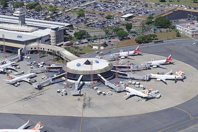 Inaugurado em 3 de maio de 1957, o Aeroporto de Brasília aparece bem atrás, com cerca de 7,8 milhões de passagem em 2020, segundo a Anac.