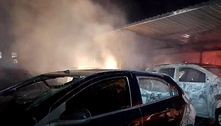 Homem arremessa bombas com combustível e incendeia veículos em loja de Campinas (SP)