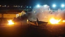 Torcedores de time argentino incendeiam carros dos jogadores