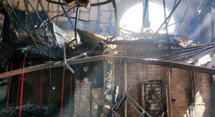 Incêndio destruiu três casas noturnas na Espanha