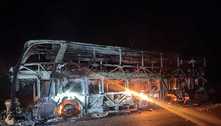 Fogo destrói ônibus da Buser após incêndio em rodovia de Minas 