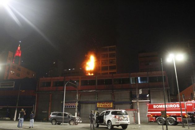 O incêndio se alastrou para outros três empreendimentos e mudou completamente a rotina de trabalho de lojistas e moradores no principal centro de comércio popular da América Latina