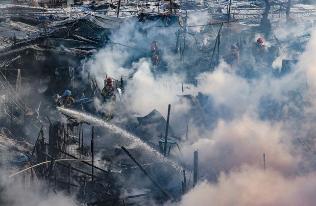 A comunidade de Guryong foi criada por volta de 1988, depois que moradores dos arredores foram despejados de suas casas, devido ao desenvolvimento da capital, que sediaria os Jogos Olímpicos