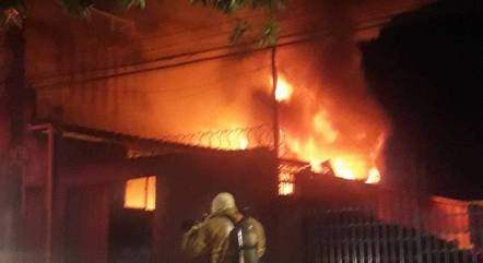 Combate às chamas durou cerca de três horas