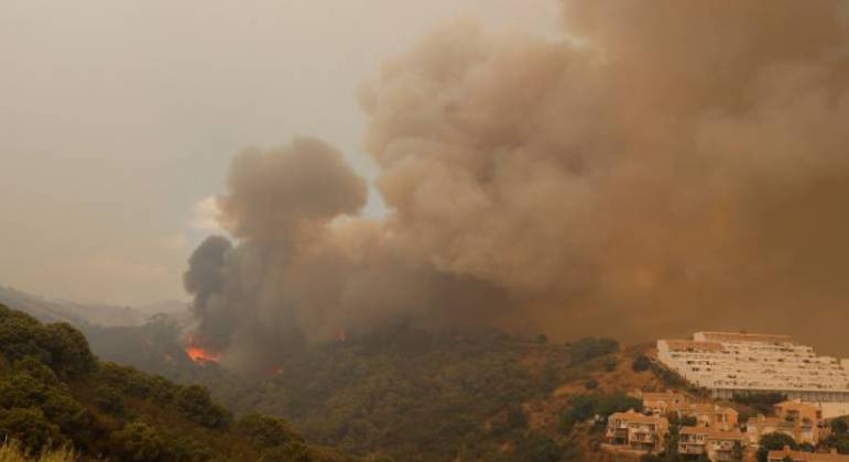 Novas evacuações são realizadas em Málaga por incêndio devastador – Notícias