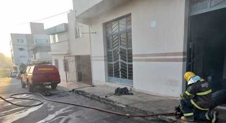 Em Nova Serrana, uma fábrica pegou fogo