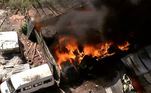 Um estudo realizado pela Abracopel (Associação Brasileira para
a Conscientização dos Perigos Elétricos) mostrou que os incêndios causados por sobrecarga
de fios elétricos aumentaram 38% no país. No ano passado, foram 552 casos registrados em
casas ou apartamentos. 



Para ajudar a prevenir
estes incidentes, confira 7 cuidados para evitar os incêndios domésticos: