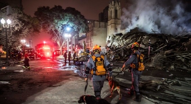 Bombeiros vão continuar as buscas durante a madrugada