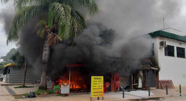 Quiosque foi completamente destruído após vazamento de gás