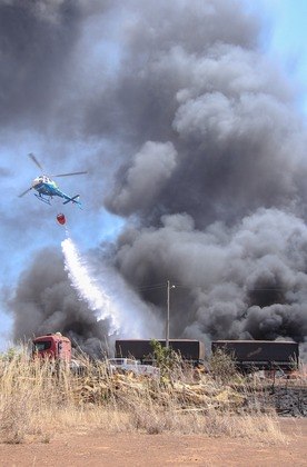 Força-tarefa atuou por horas até controlar o incêndio no pátio da Sefaz, localizado em Palmas