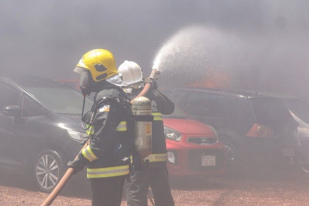 Dezenas de bombeiros e brigadistas trabalharam para a extinção das chamas em Palmas