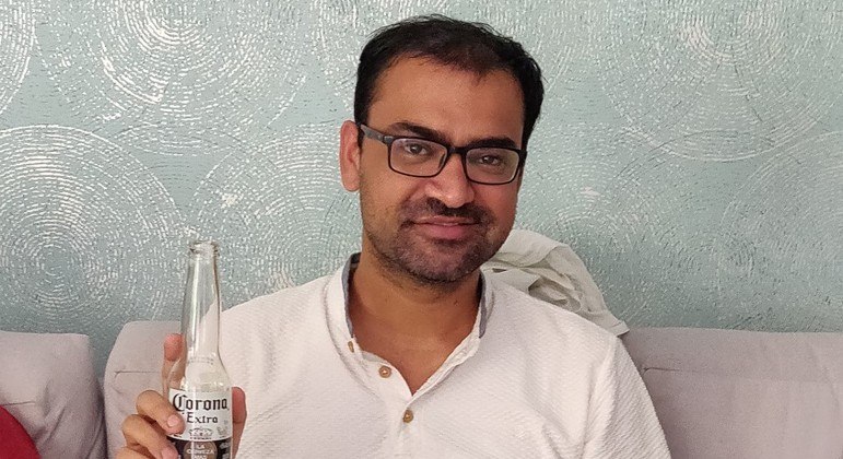 Empresário indiano Kovid Kapoor, que causa sensação nas redes sociais