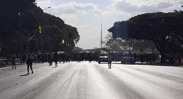 Segundo a Polícia Legislativa, há cerca de 3 mil indígenas na manifestação em Brasília