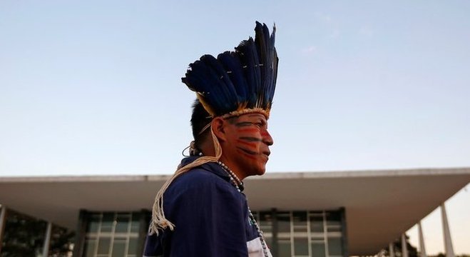 Índio do povo guarani kaiowa em frente ao prédio do STF, em foto de arquivo