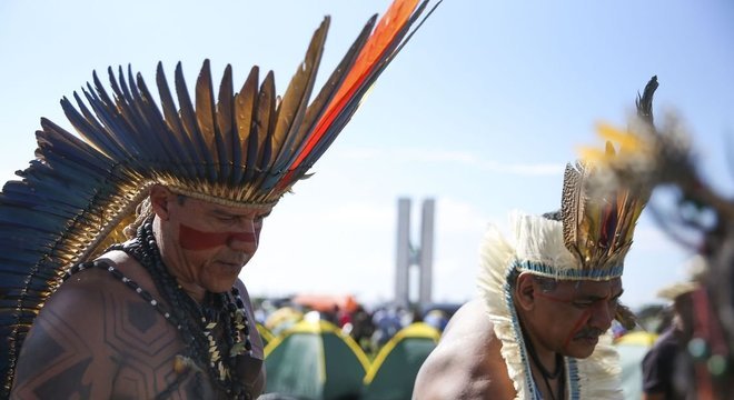 Discurso sobre manipulação de indígenas por ONGs os trata como 'inocentes frágeis', diz antropóloga