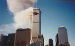 Por isso, quando ele abriu o álbum que estava entre os pertences de sua avó há alguns anos, ele se surpreendeu. Dentro, havia 38 fotos que mostravam ângulos inéditos tirados depois que o segundo avião atingiu a torre Norte do WTC