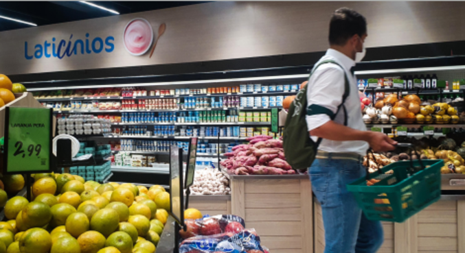 Supermercados criaram 156.120 novos postos durante a pandemia

