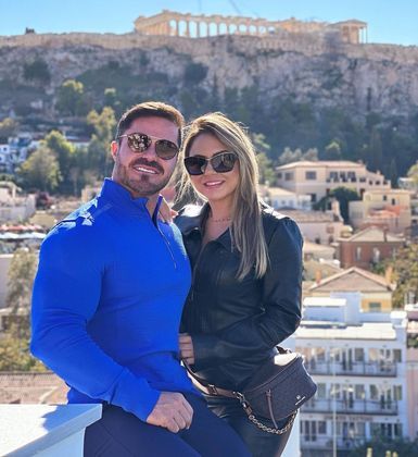 Nas redes sociais, o atleta, que é casado com a nutricionista Tatiane Cariani e tem três filhos, é admirado. Comentários como 'parabéns pelo seu trabalho' e 'admiro você demais' lotam o Instagram do influenciador