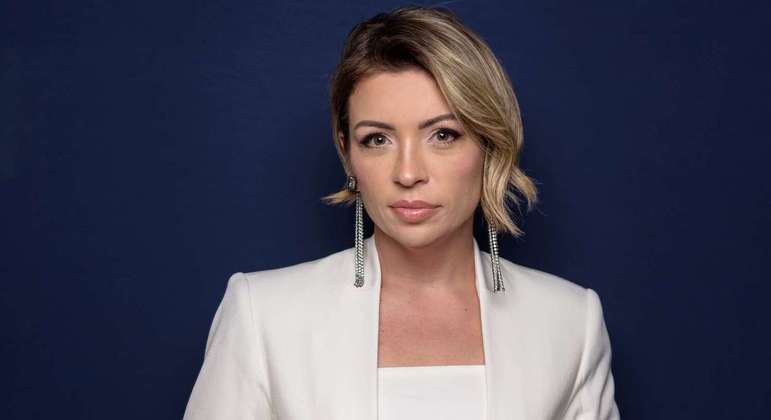Influenciadora, Juliana Bacellar lista acessórios para melhorar o look