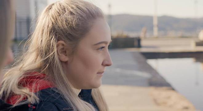 Ingebjørg quer poder tirar o peso de monitorar essas contas de Instagram que encontrou e seguir em frente com sua vida