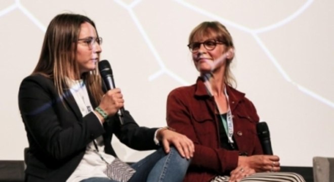 Inger Molin, à direita, é a diretora do filme "Futebol para melhor ou para pior"