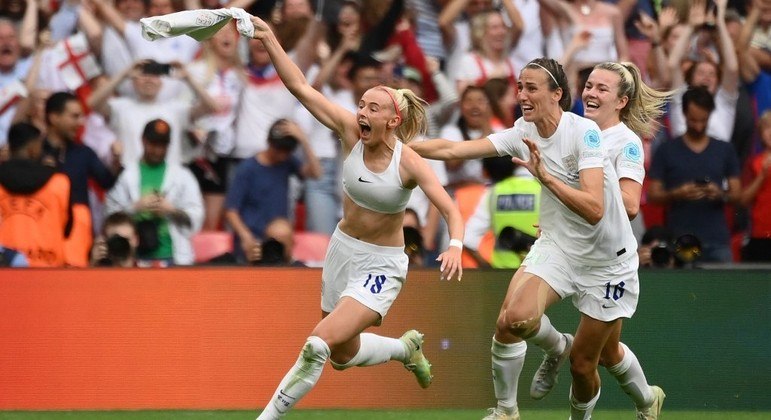 Com gol na prorrogação e recorde de público, Inglaterra conquista a Euro feminina
