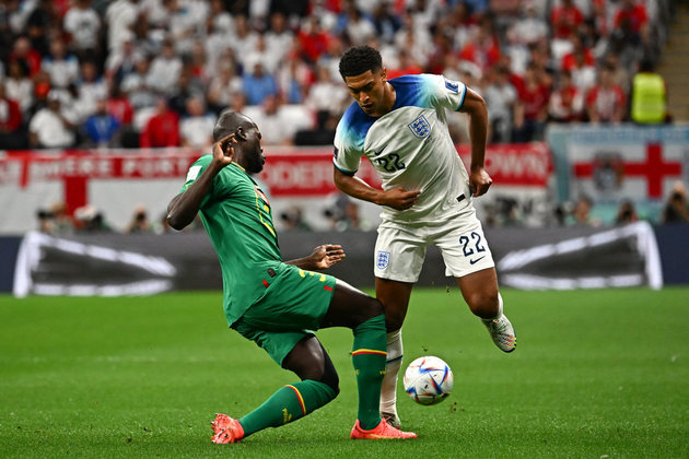 Ingleses arriscam no ataque, enquanto Senegal tenta jogar no contra-ataque